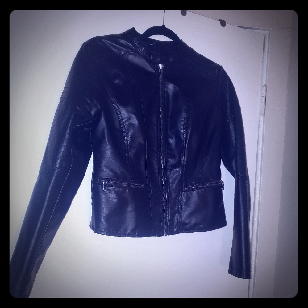 Faux leather black motorcycle jacket medium